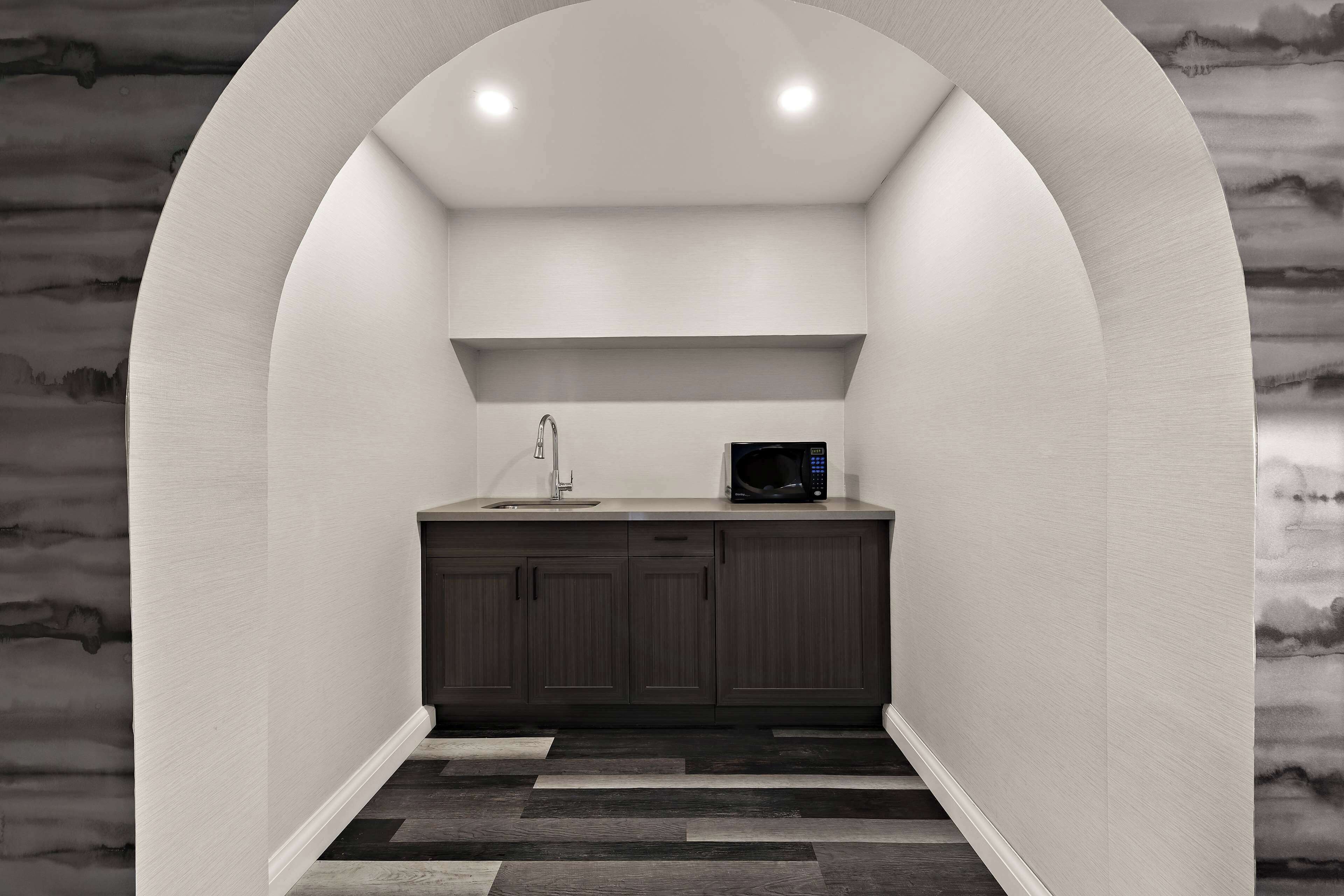 standard room, 1 king bed, non smoking, balcony (walk-in shower) | private kitchen | mini-fridge, microwave, coffee/tea maker