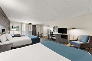 Suite, 2 grands lits, non-fumeur, balcon (Walk-in Shower;Larger Room)