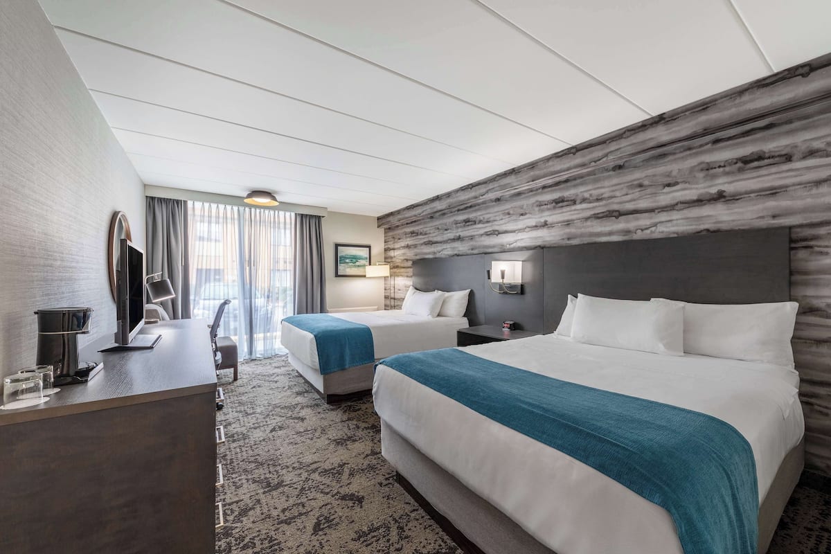 Standard Room, 2 Queen Beds, Non Smoking, Refrigerator & Microwave (Walk-in Shower)