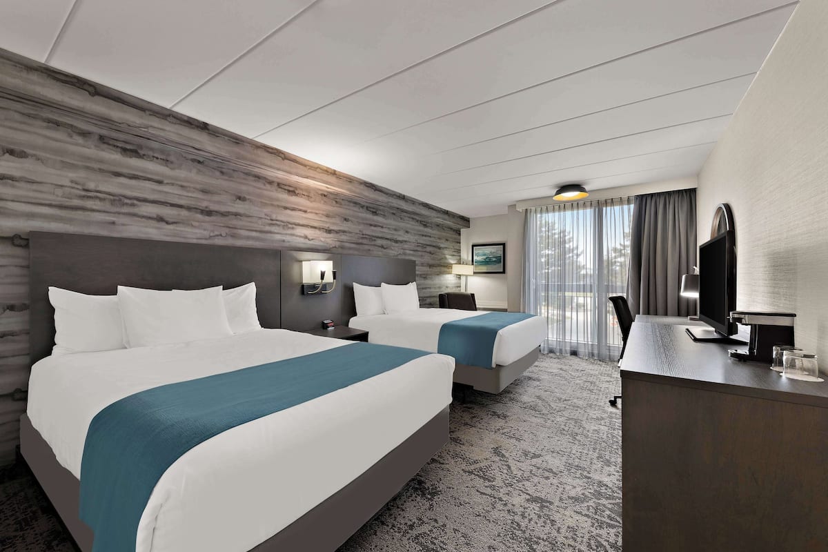 Standard Room, 2 Queen Beds, Non Smoking, Balcony (Walk-in Shower)