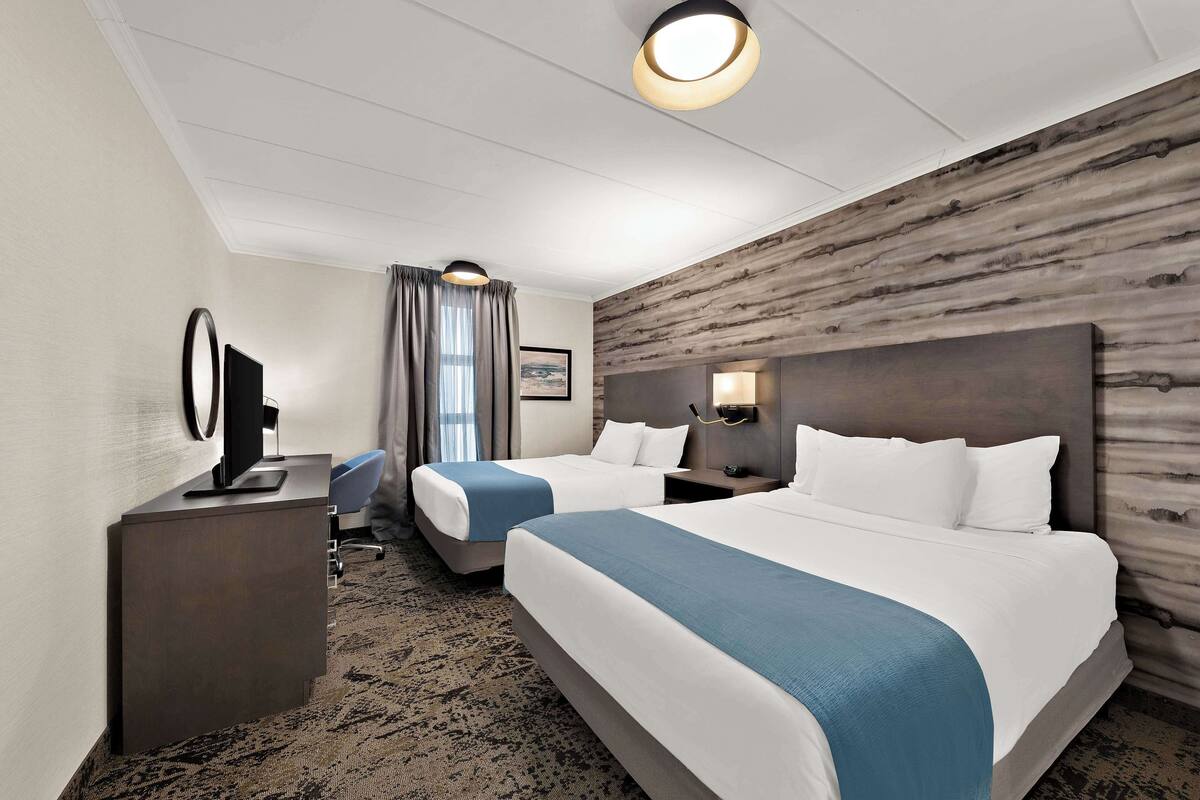 Suite, diversos llits, no fumadors, cuina bàsica (Walk-in Shower;Larger Room) | Roba de llit d'alta qualitat i matalassos amb encoixinament addicional 