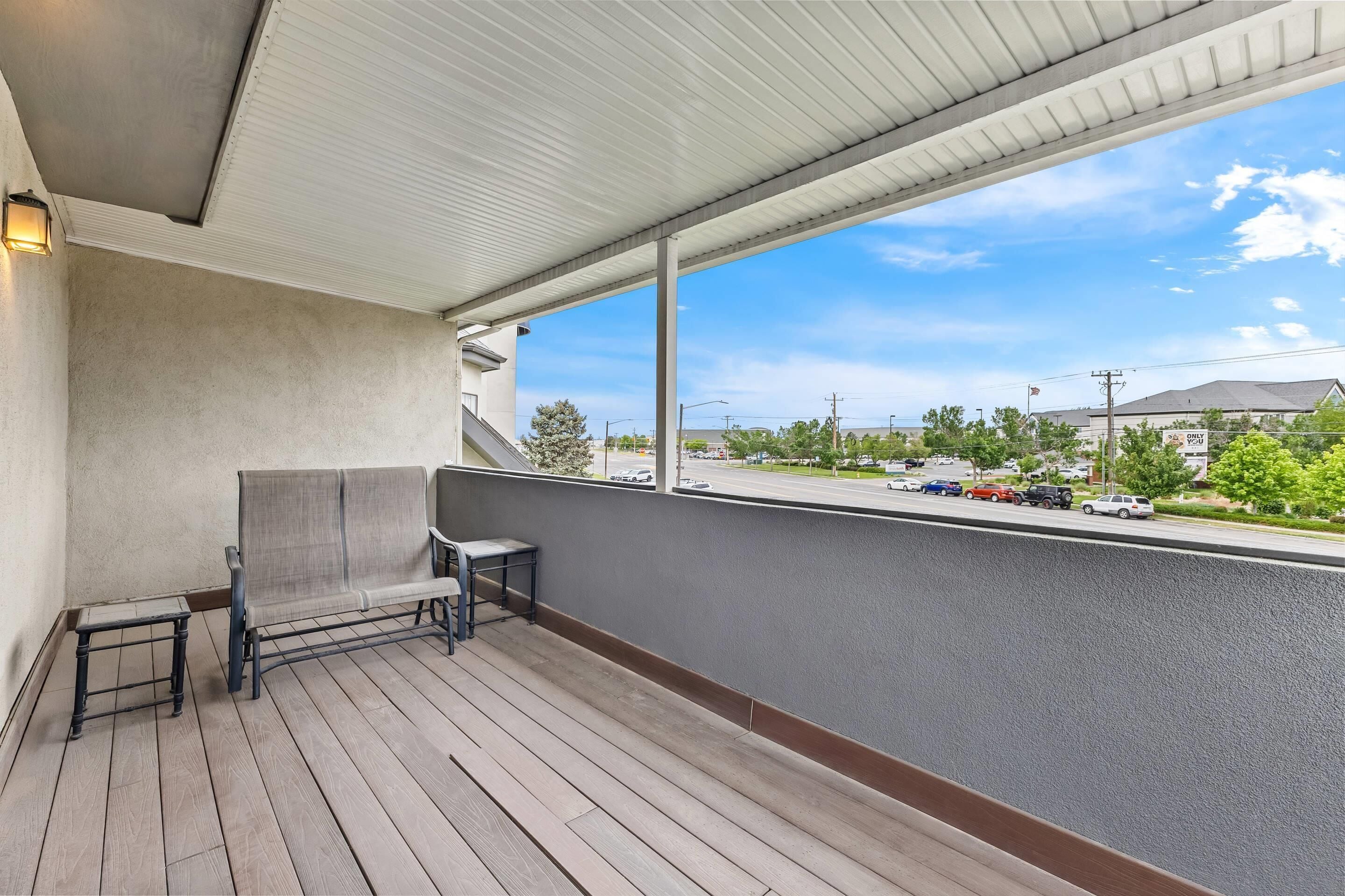 premium room, 1 king bed, non smoking, balcony | 1 bedroom, premium bedding, pillow-top beds, individually furnished