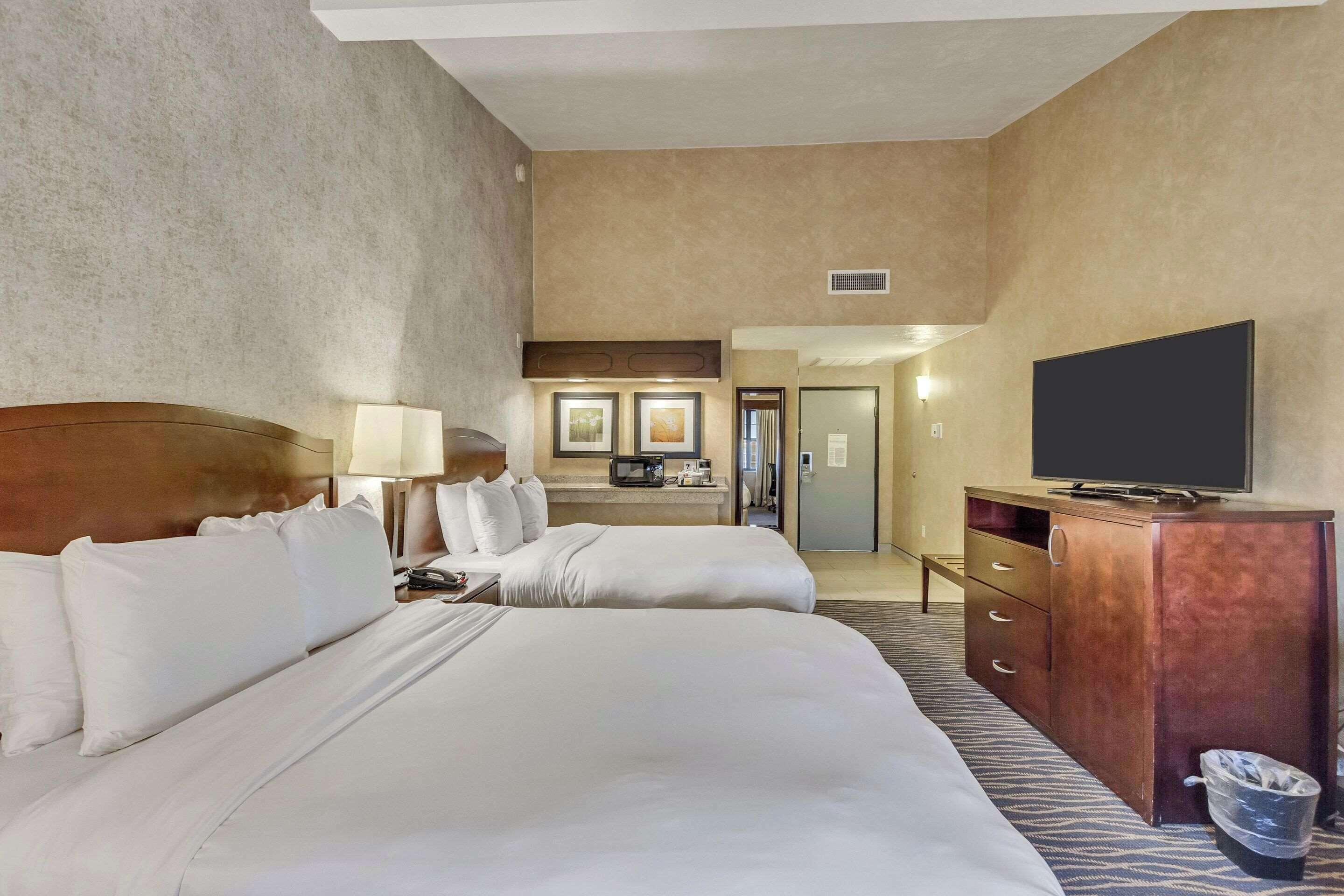 1 bedroom, premium bedding, pillow-top beds, individually furnished