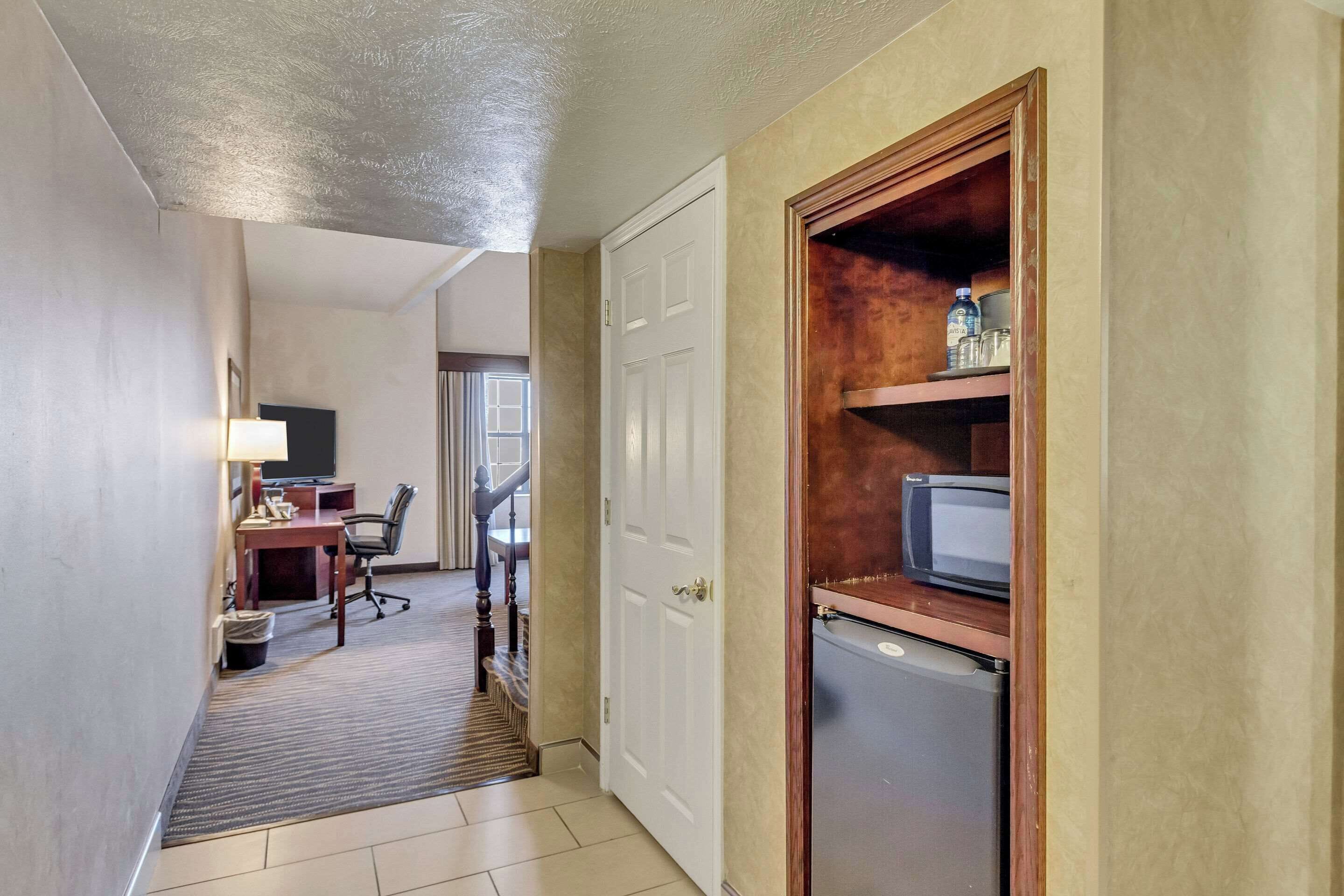 1 bedroom, premium bedding, pillow-top beds, individually furnished