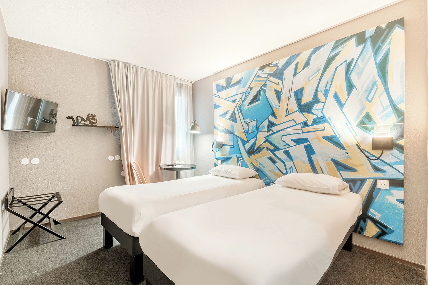 Rum - flera sängar | Sängtillbehör av högsta kvalitet, gratis wi-fi och sängkläder