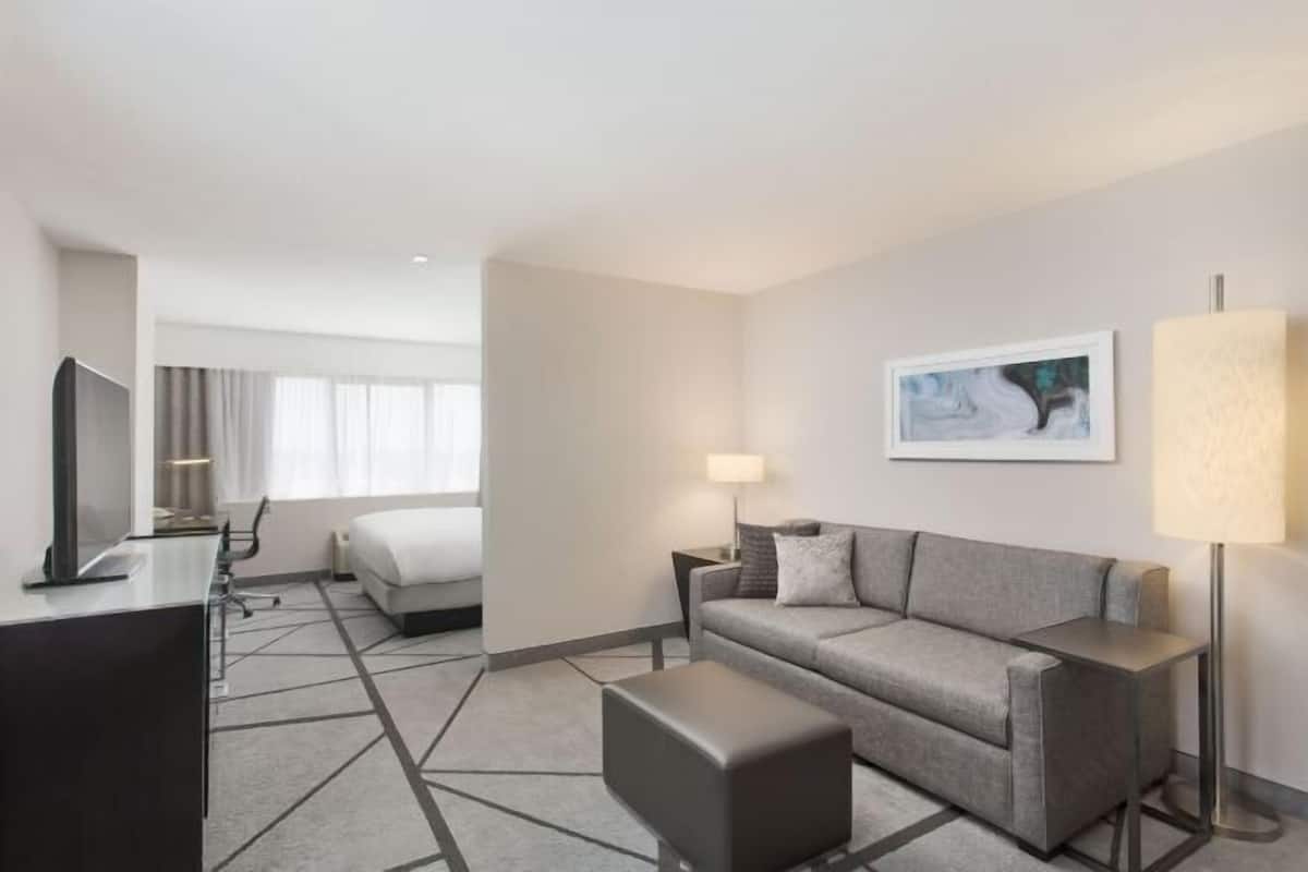 1 bedroom, in-room safe, desk, laptop workspace