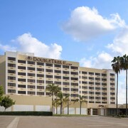 Top 4 Star Hotels in Long Beach | Hotels.com