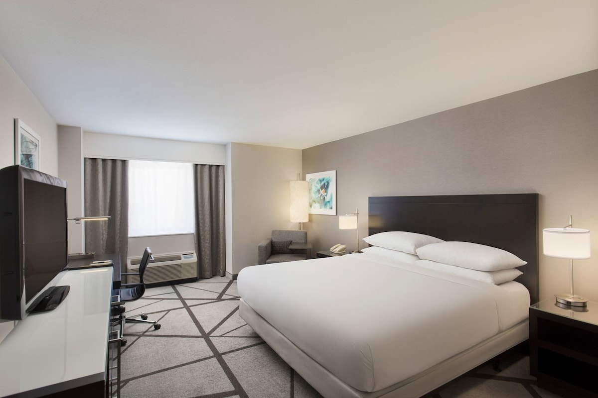 In-room safe, desk, laptop workspace, iron/ironing board