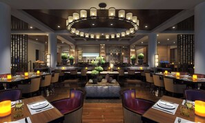 4 restaurants, breakfast, lunch, dinner served; Italian cuisine