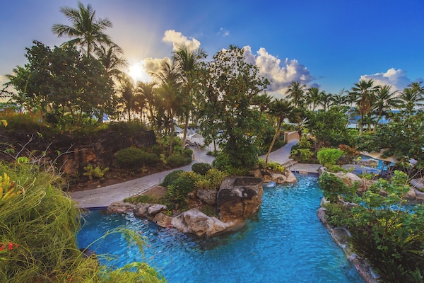 4 piscines extérieures, parasols de plage, maßtres-nageurs sur place