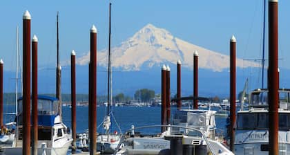 Holiday Inn Portland - Columbia Riverfront by IHG