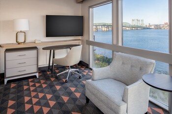 Premium Room, 1 King Bed, River View | Room amenity at Holiday Inn Portland - Columbia Riverfront by IHG