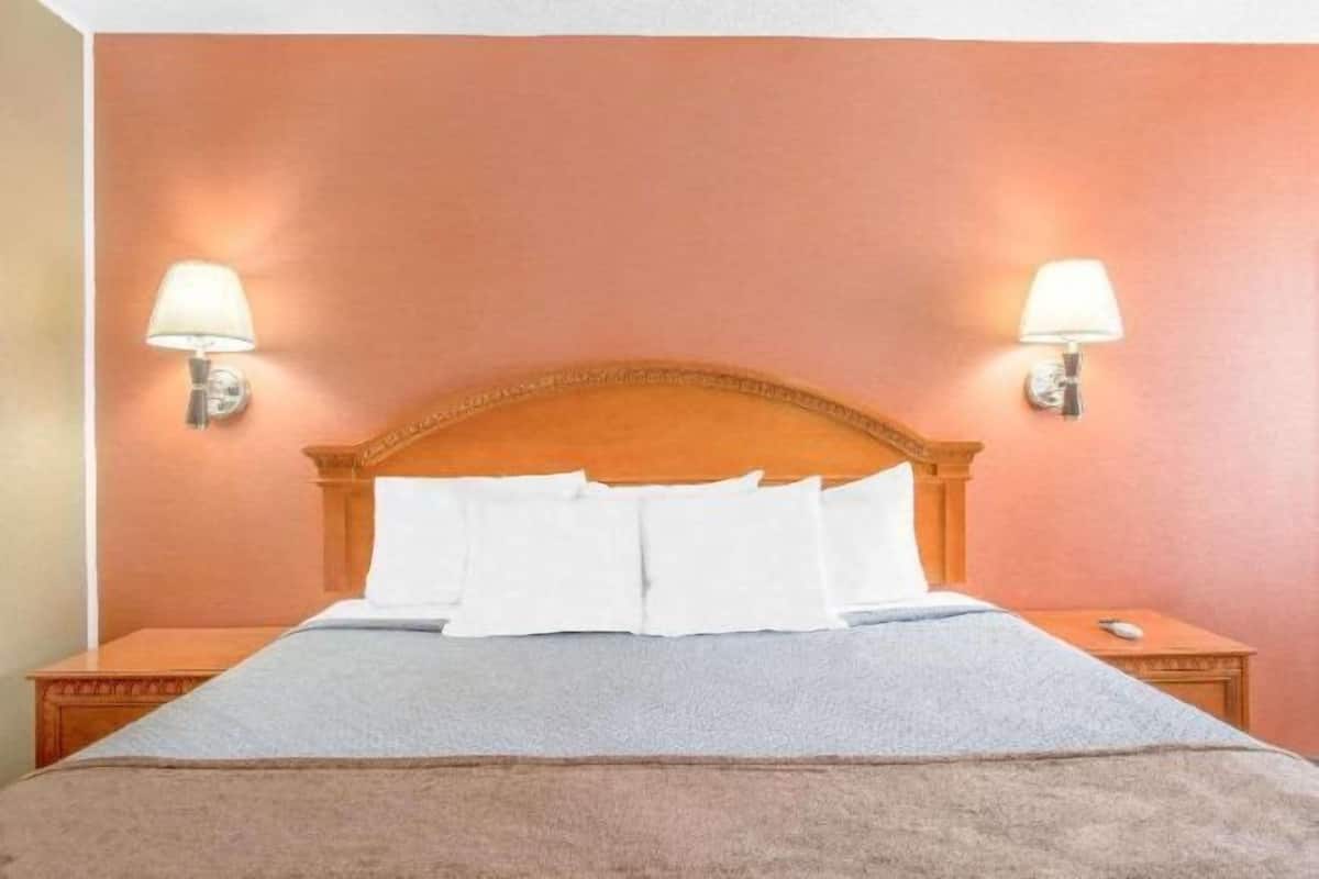 Skrivebord, skrivebord for bærbar PC og blendingsgardiner