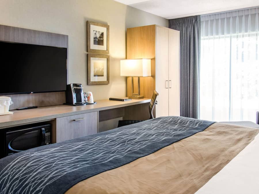 Habitación, 1 cama de matrimonio grande, no fumadores (Ground Floor) | Ropa de cama de alta calidad y colchones con acolchado adicional