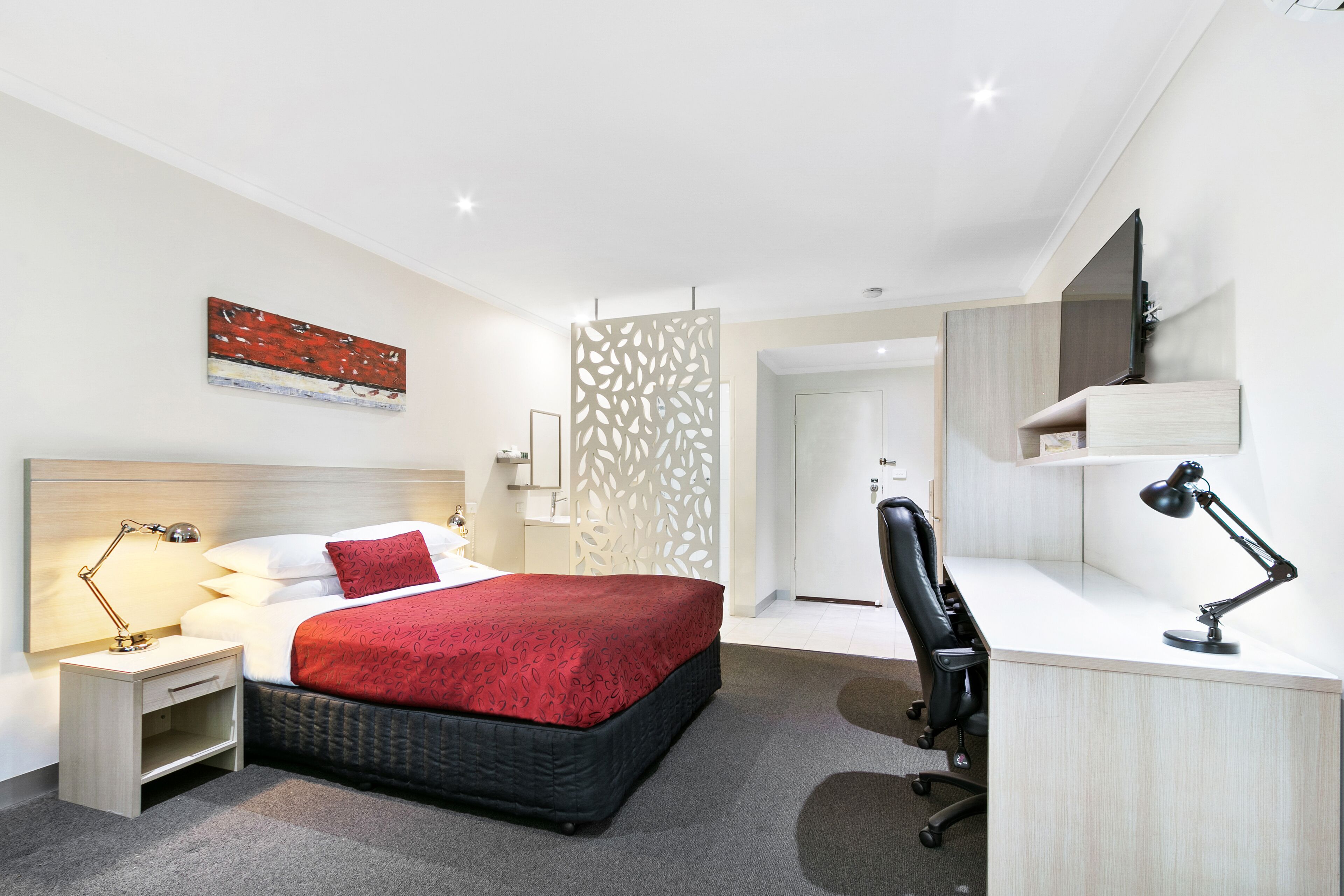 executive queen | premium bedding, pillow-top beds, minibar, laptop workspace