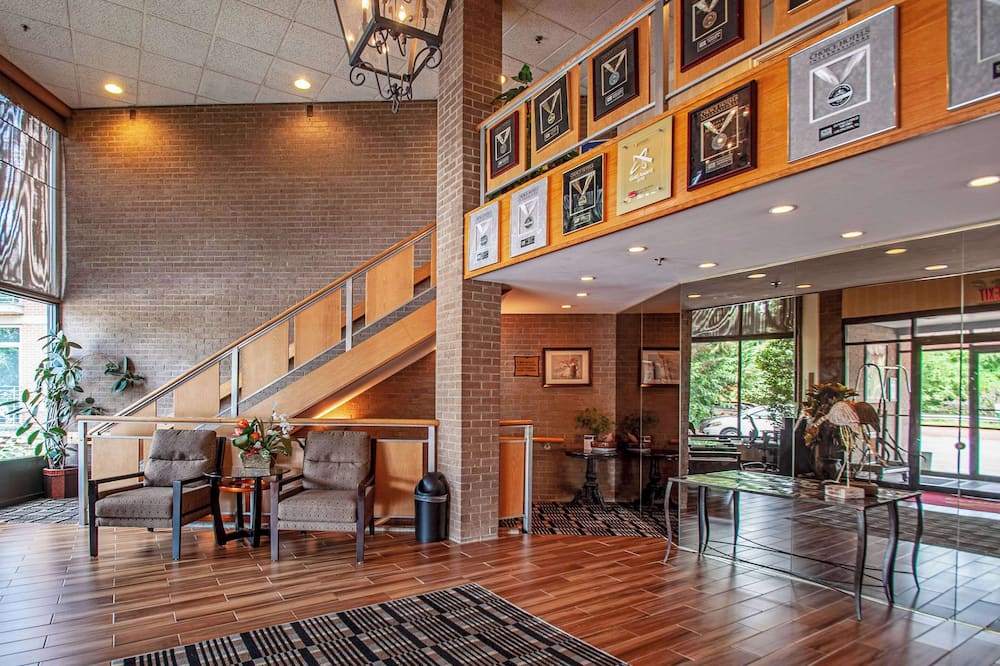 Econo Lodge Metro