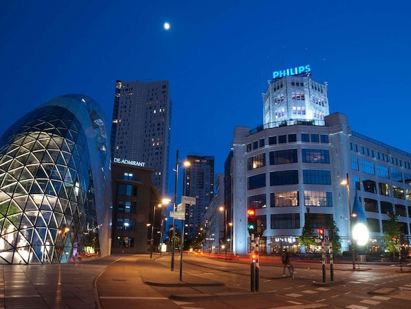 Superior Room, 2 Twin Beds | Premium bedding, pillowtop beds, in-room safe, desk