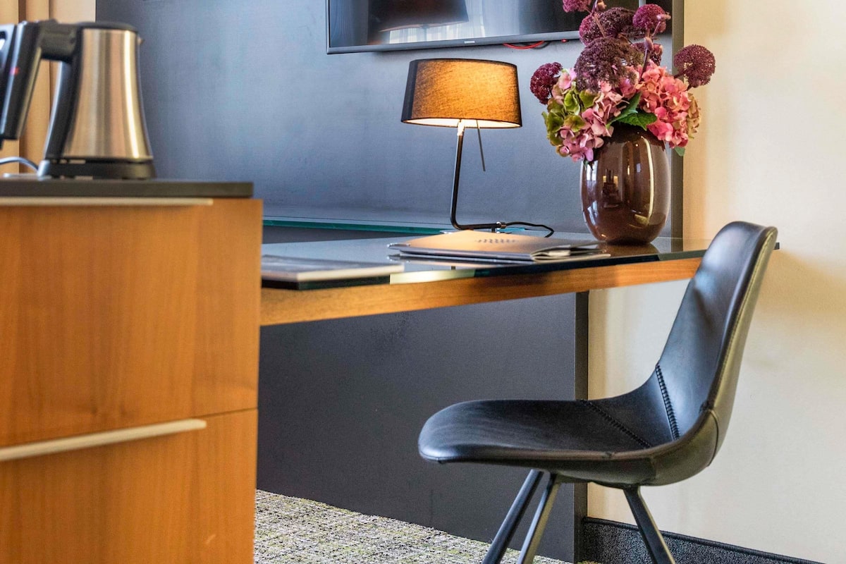 Superior Room, 2 Twin Beds | Premium bedding, pillowtop beds, in-room safe, desk