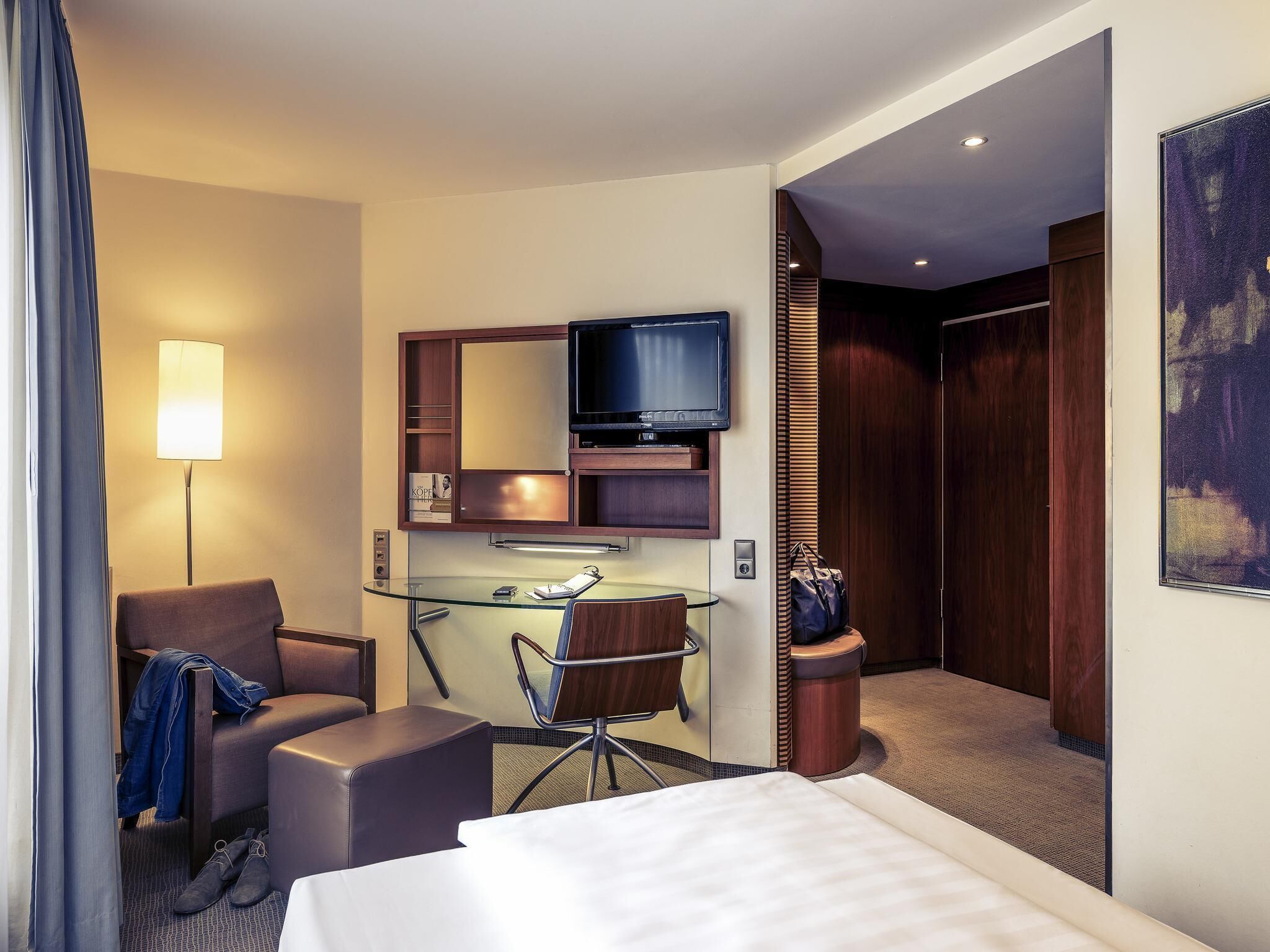 Premium bedding, in-room safe, desk, blackout curtains