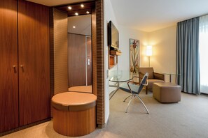 Literie de qualité supérieure, coffres-forts dans les chambres, bureau