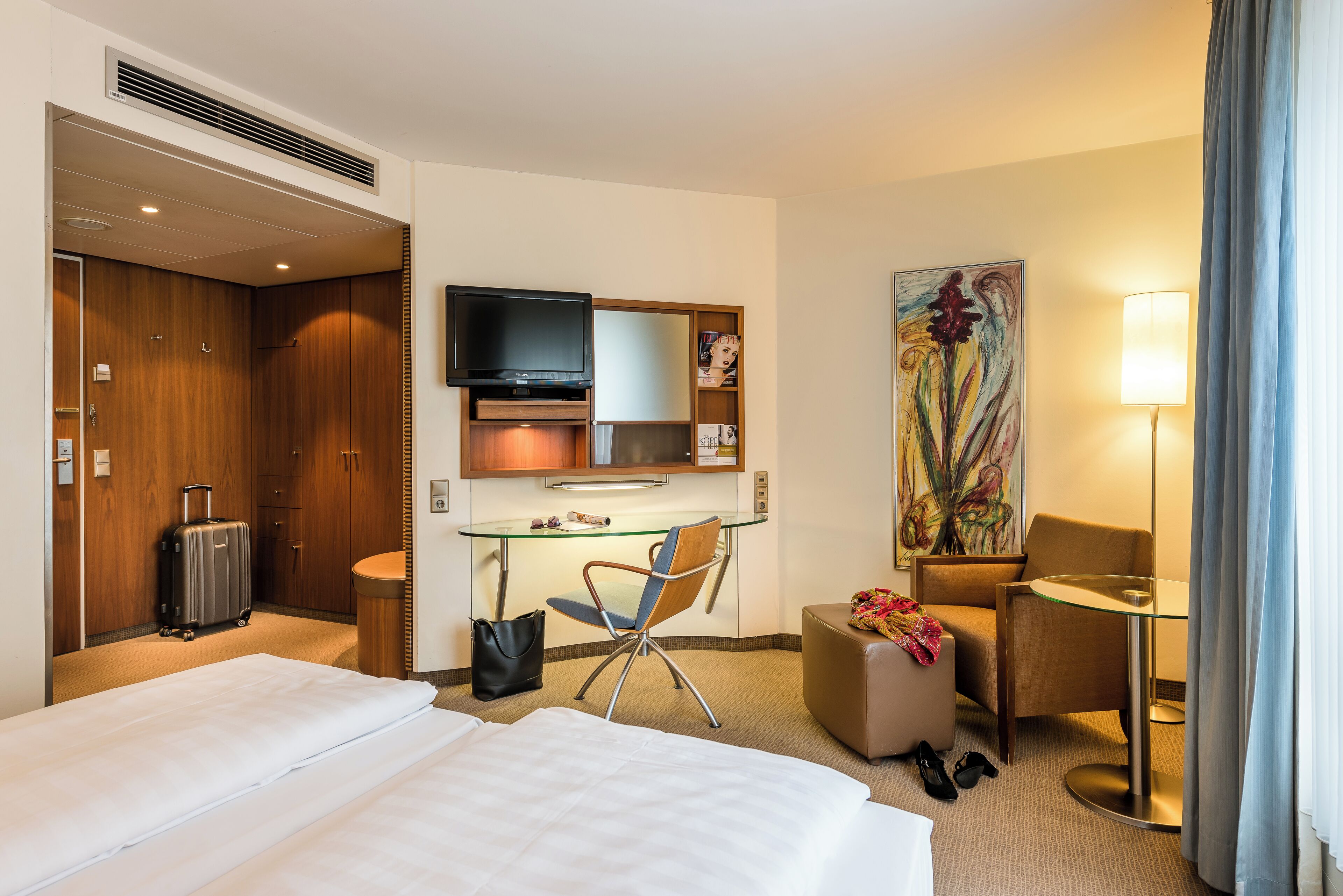 standard room, 1 double bed | 1 bedroom, premium bedding, in-room safe, desk