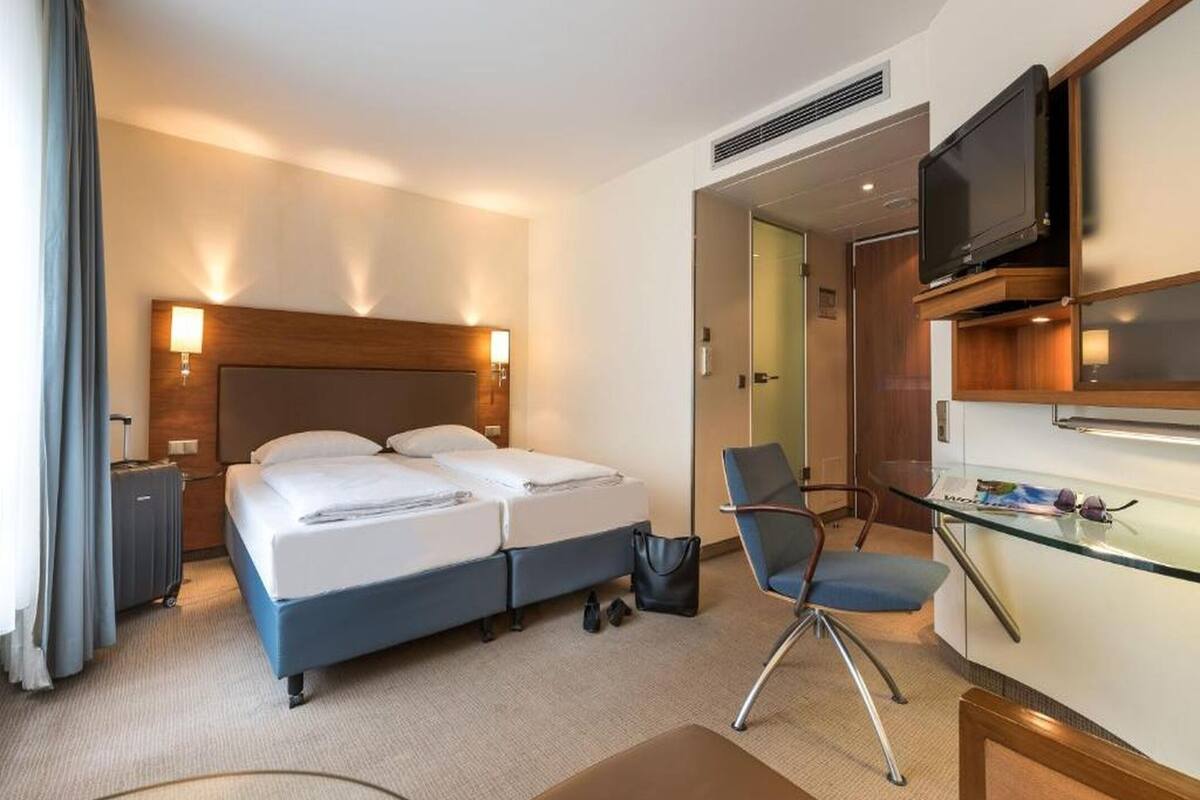 Standard Double Room | Premium bedding, in-room safe, desk, blackout curtains