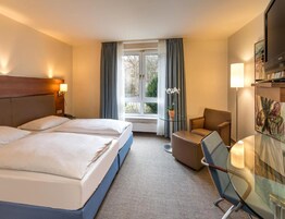 Superior Single Room | Premium bedding, in-room safe, desk, blackout drapes