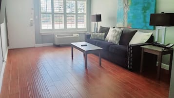 Grand-Suite, 1 Schlafzimmer, Poolblick | Wohnbereich