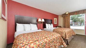 Escritorio, camas extra, wifi gratis y ropa de cama