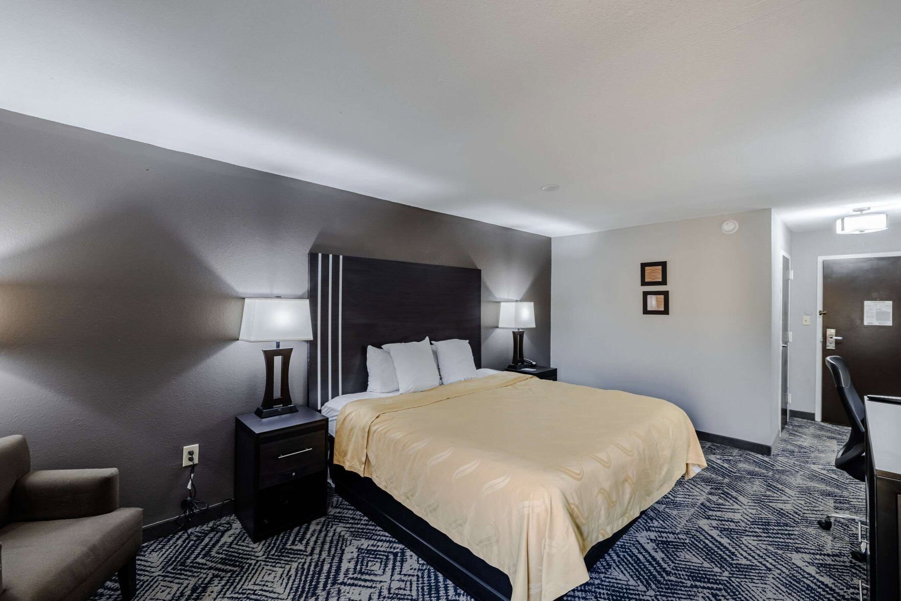 Desk, iron/ironing board, rollaway beds, free WiFi