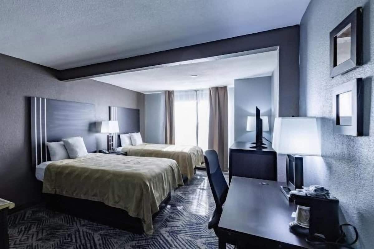 Desk, iron/ironing board, rollaway beds, free WiFi
