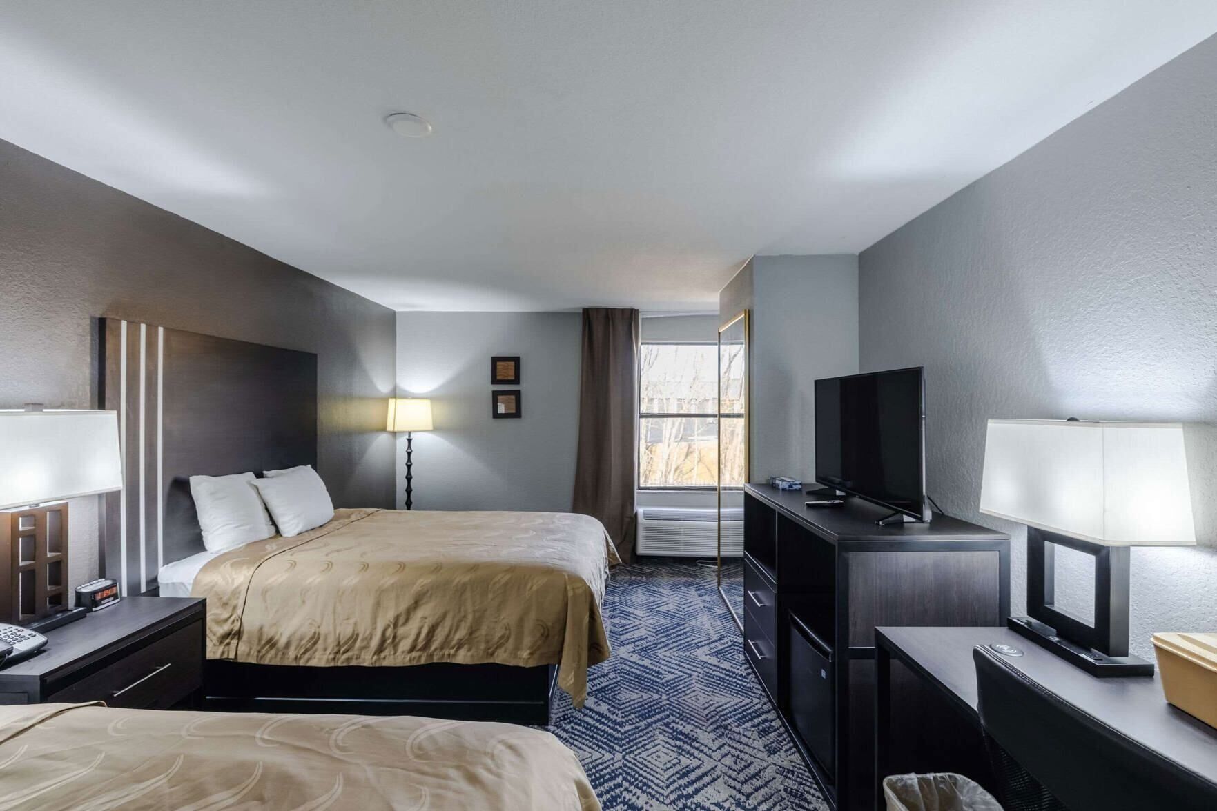 Desk, iron/ironing board, rollaway beds, free WiFi