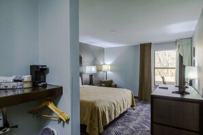 Zimmer, 1 King-Bett, barrierefrei, Nichtraucher | 1 Schlafzimmer, Schreibtisch, Bügeleisen/Bügelbrett, Zustellbetten