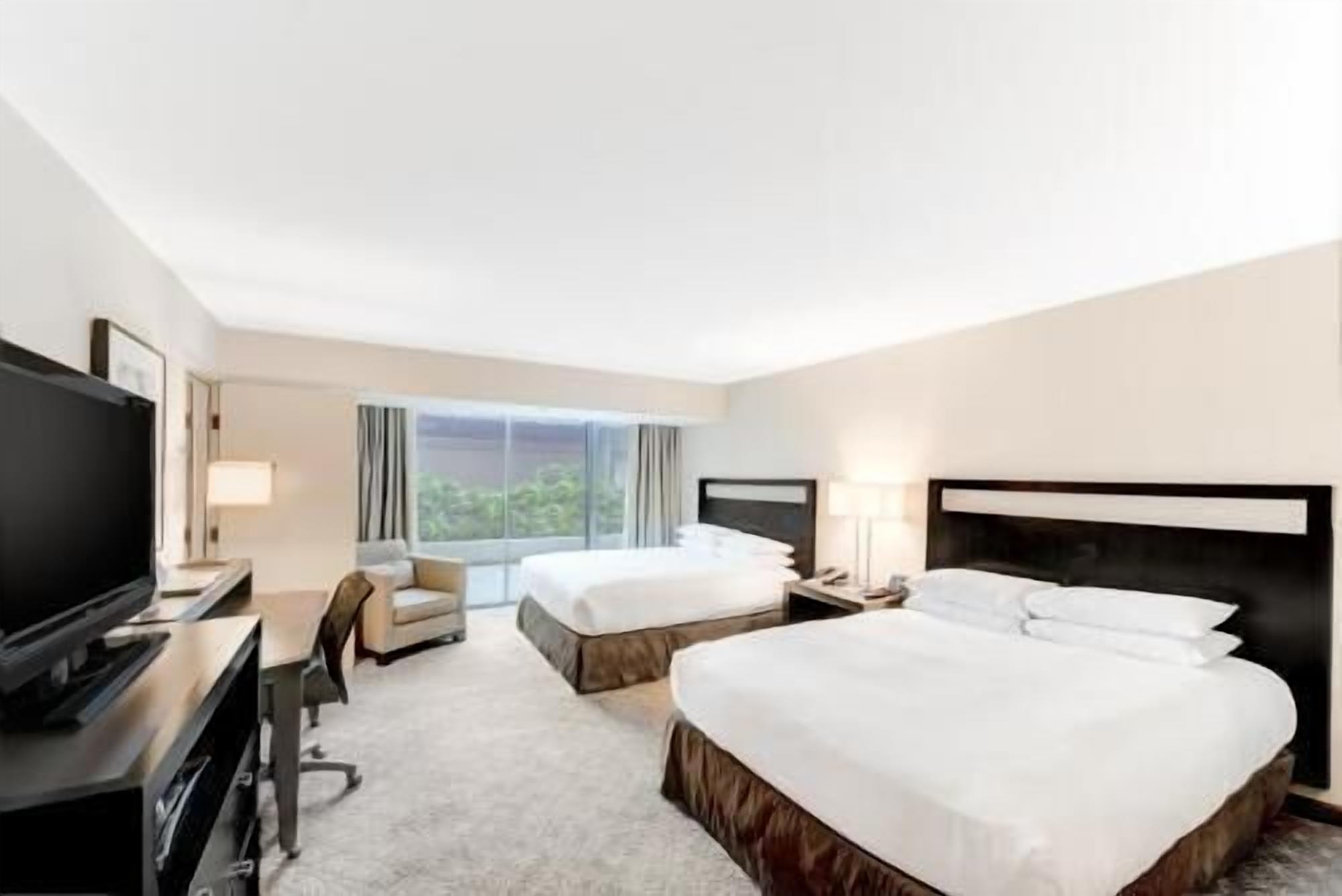 Hochwertige Bettwaren, Daunenbettdecken, Pillowtop-Betten, Zimmersafe