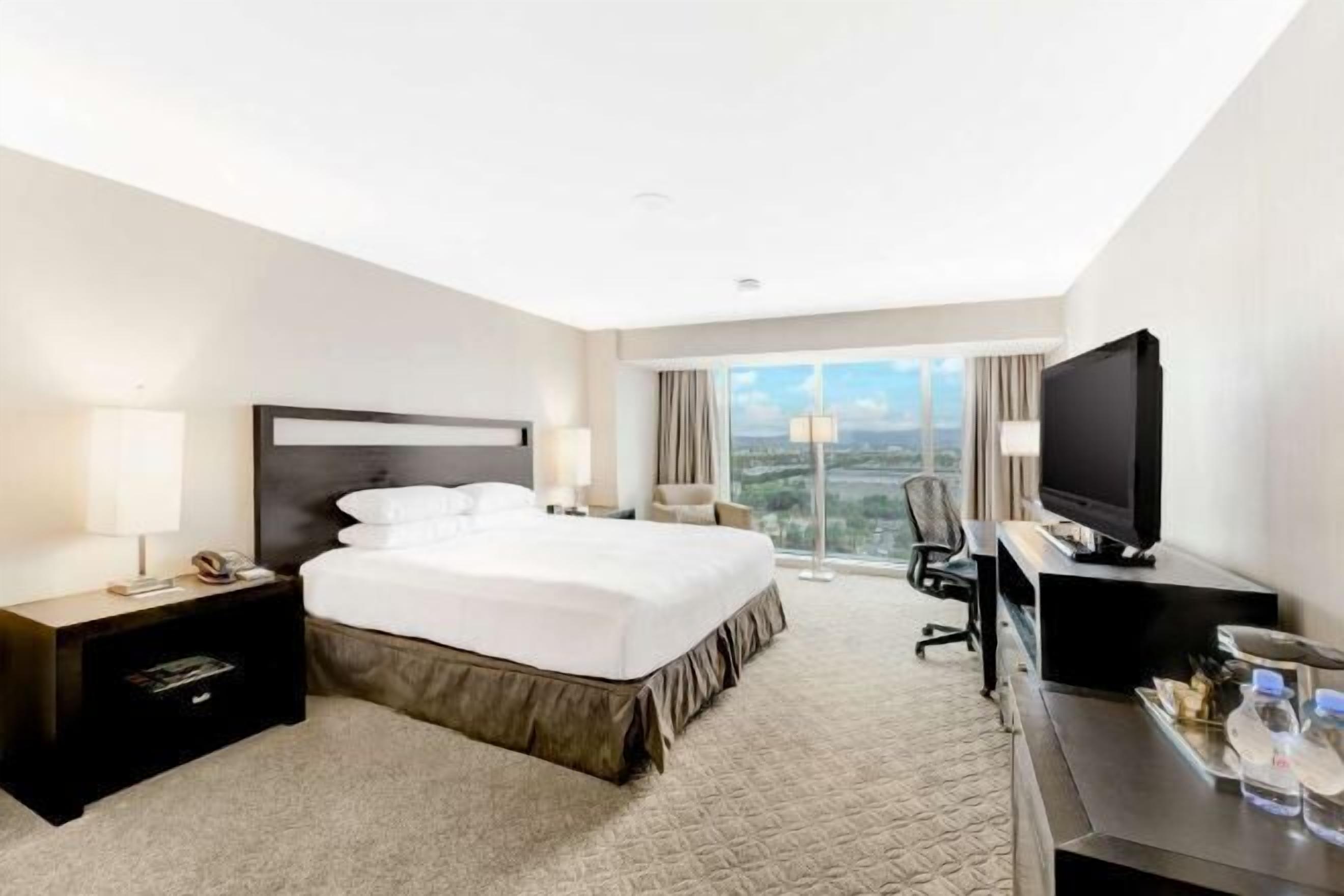 Seprai premium, selimut bulu angsa, bantalan ekstra lembut, dan brankas