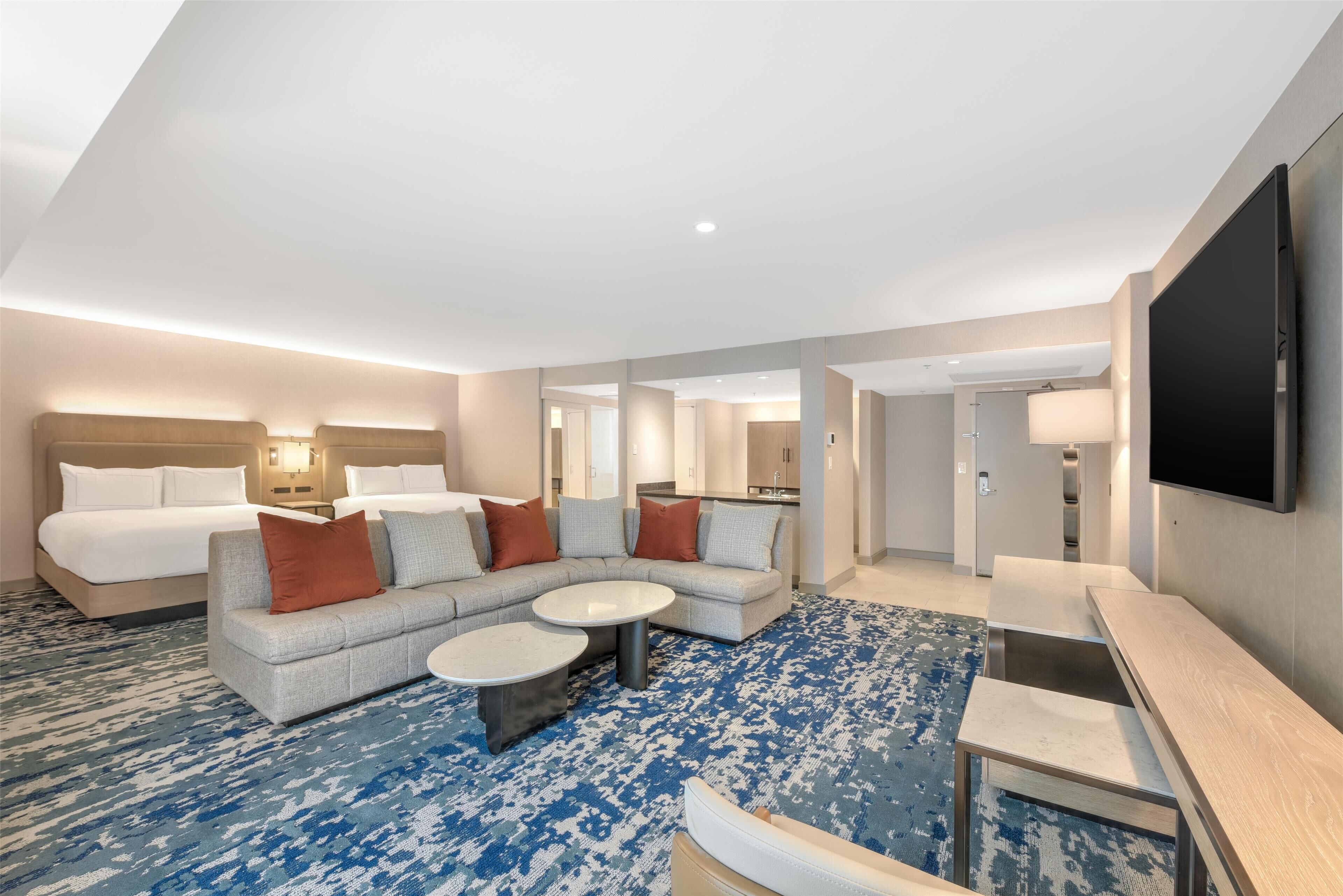 Seprai premium, selimut bulu angsa, bantalan ekstra lembut, dan brankas