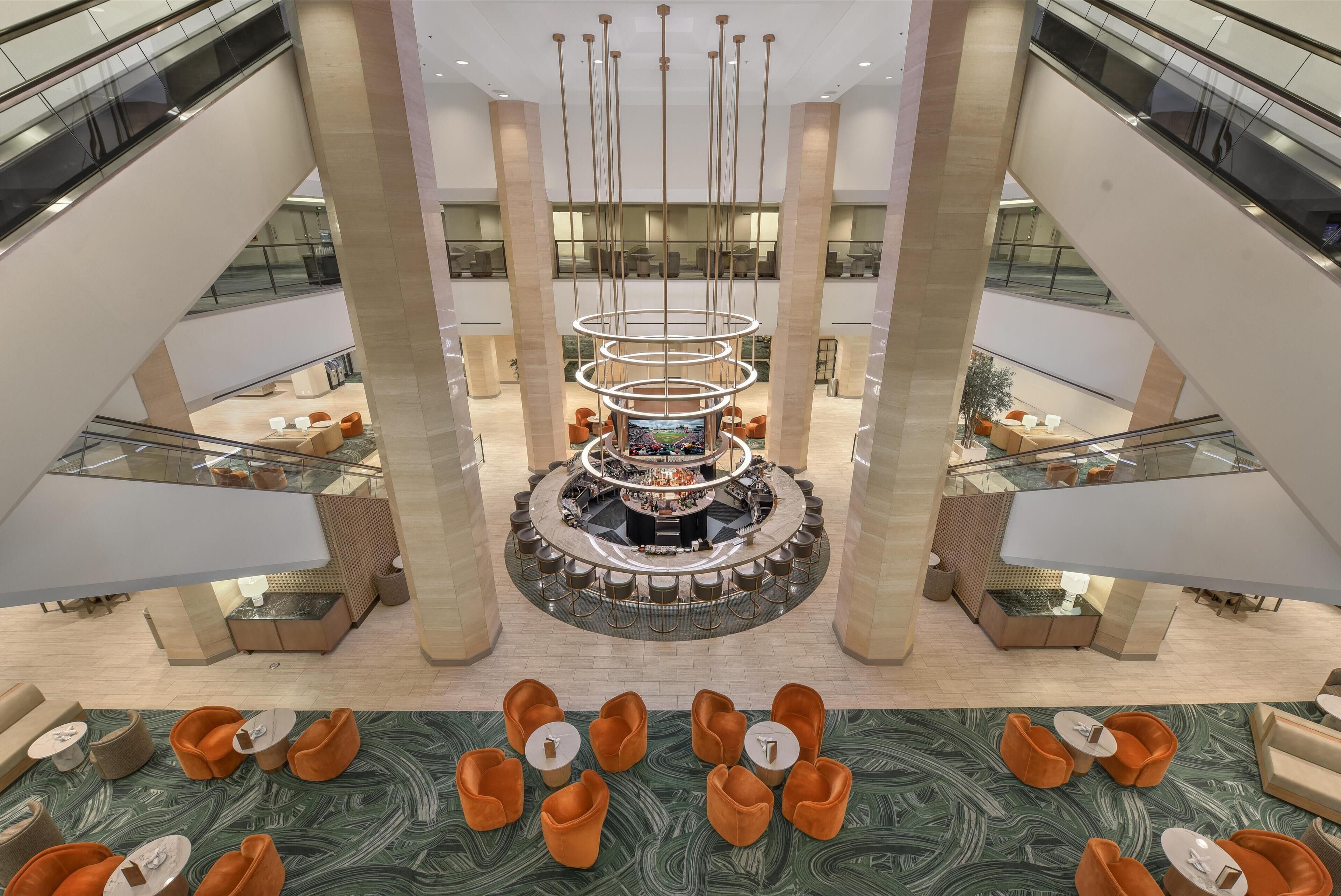 2 bars/lounges, lobby lounge