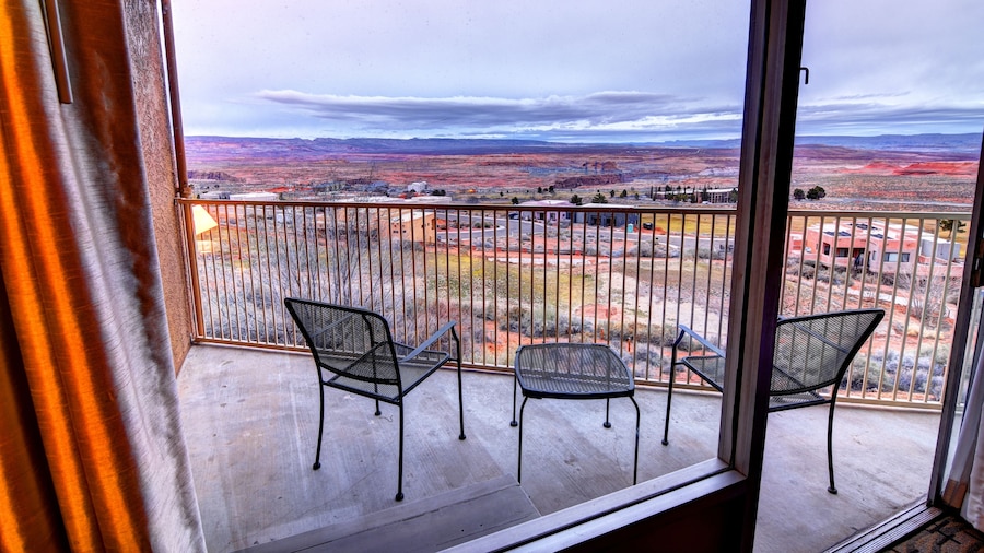 Quality Inn View of Lake Powell - Page
