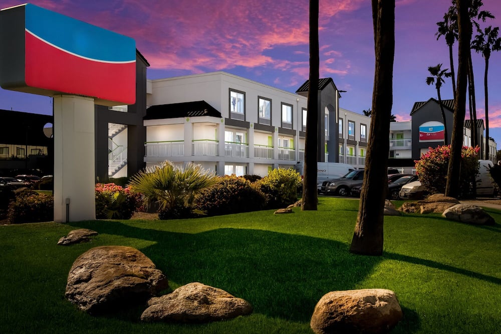 Revival Scottsdale Studios