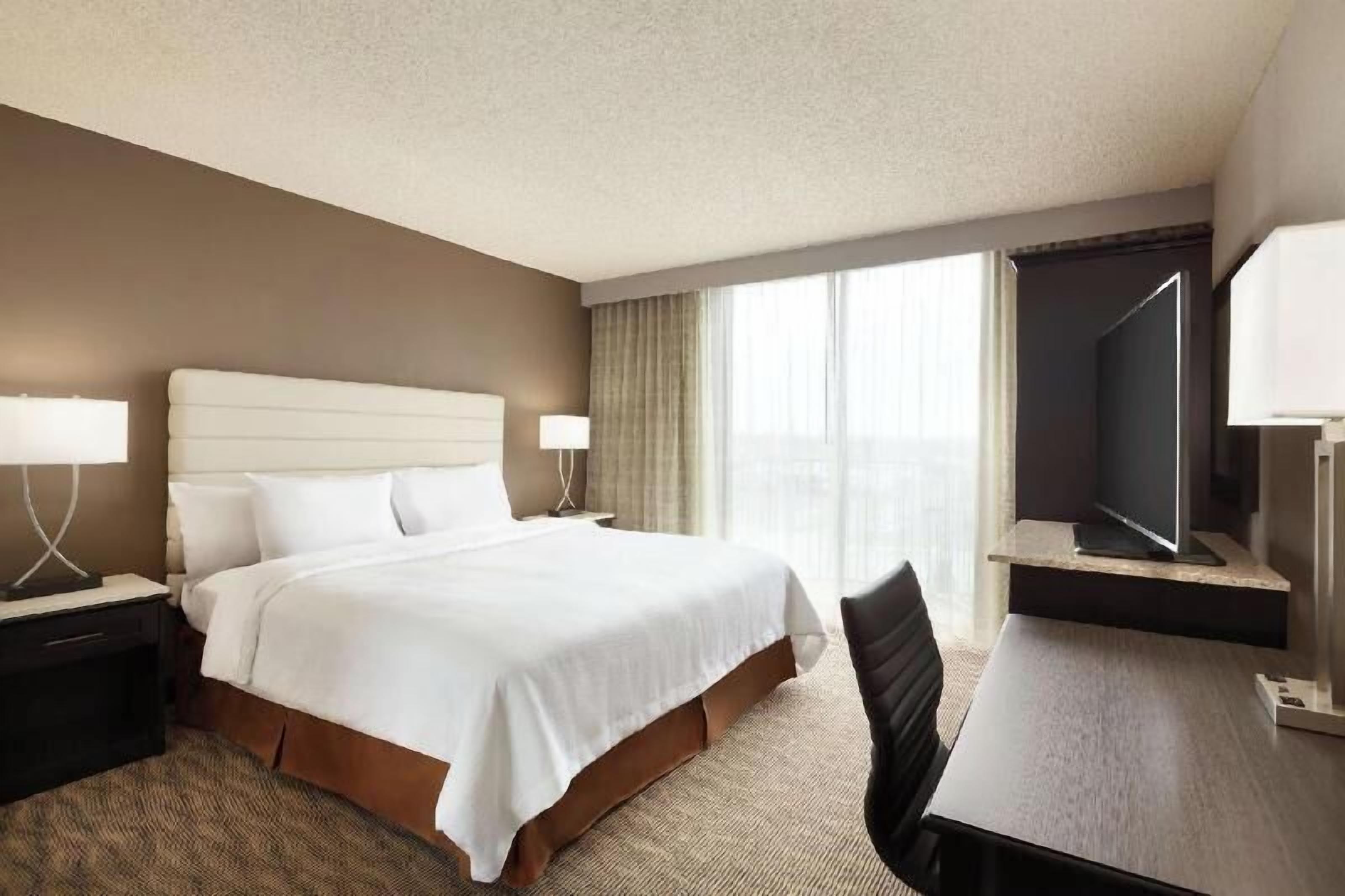 1 bedroom, premium bedding, pillow-top beds, in-room safe