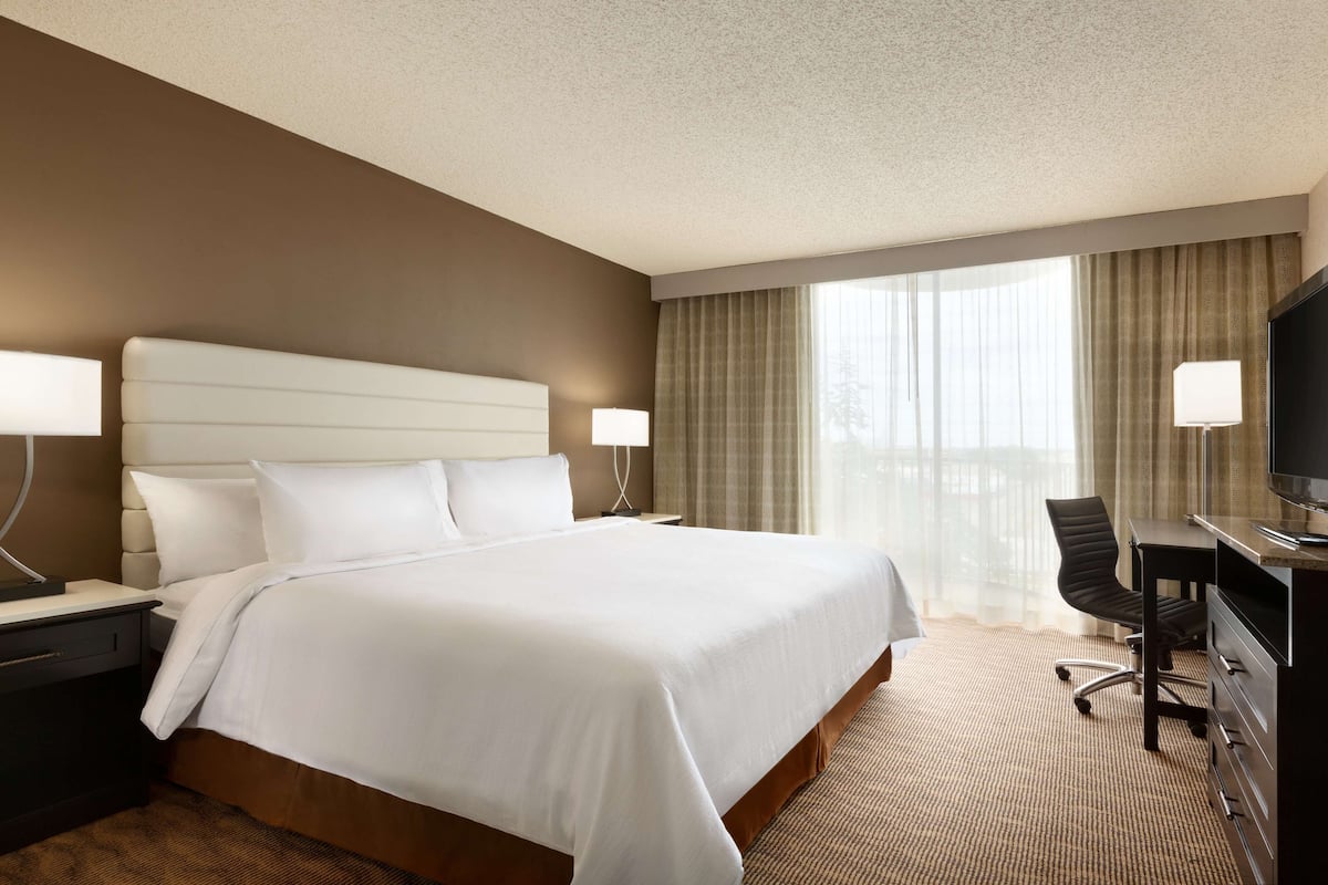 1 bedroom, premium bedding, pillowtop beds, in-room safe