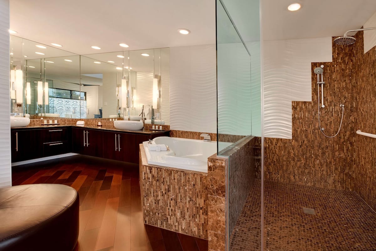 Presidential-Suite, 2 Schlafzimmer (1 king and 2 queen beds) | Badezimmer