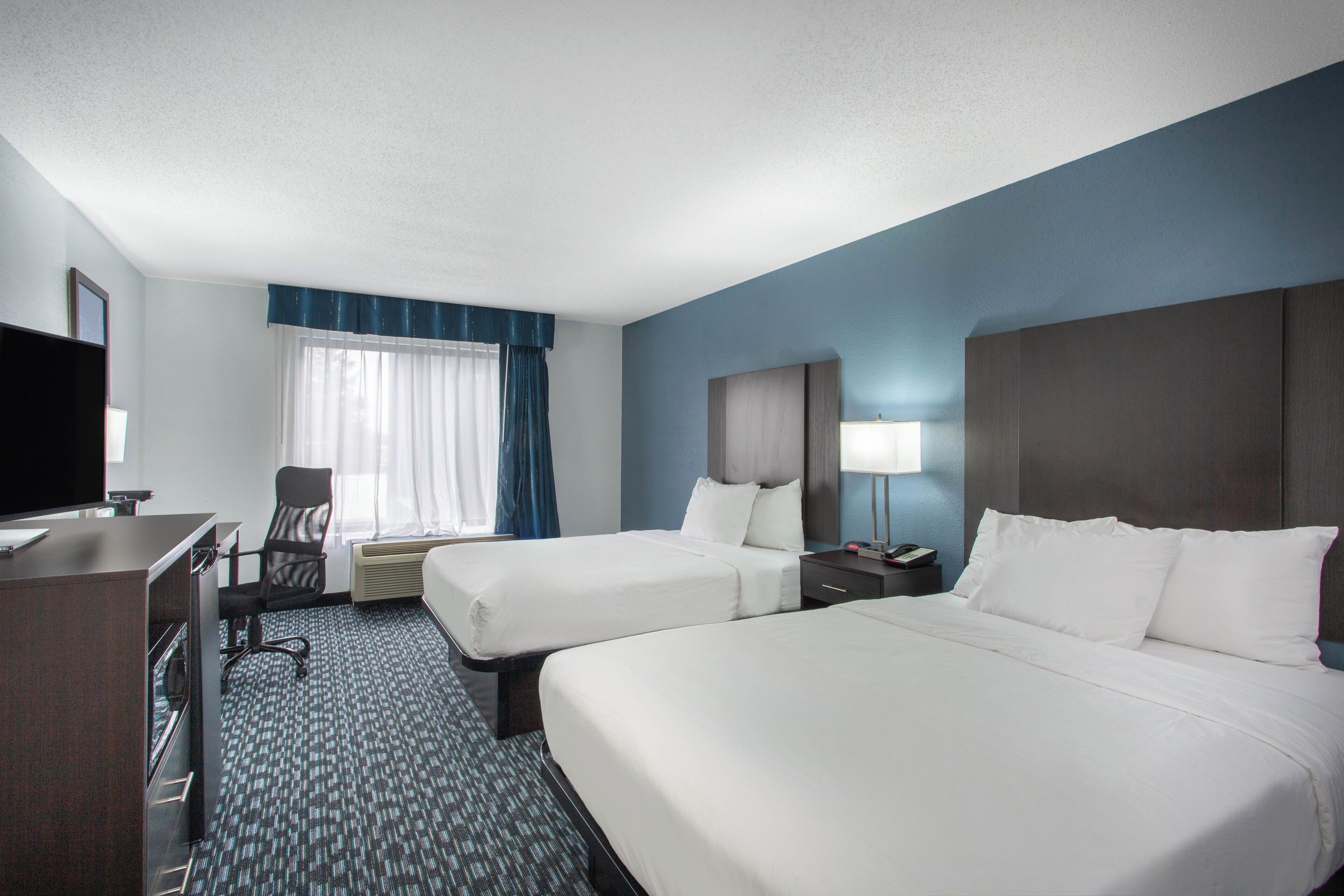 Bureau, espace de travail pour ordinateur portable, rideaux occultants