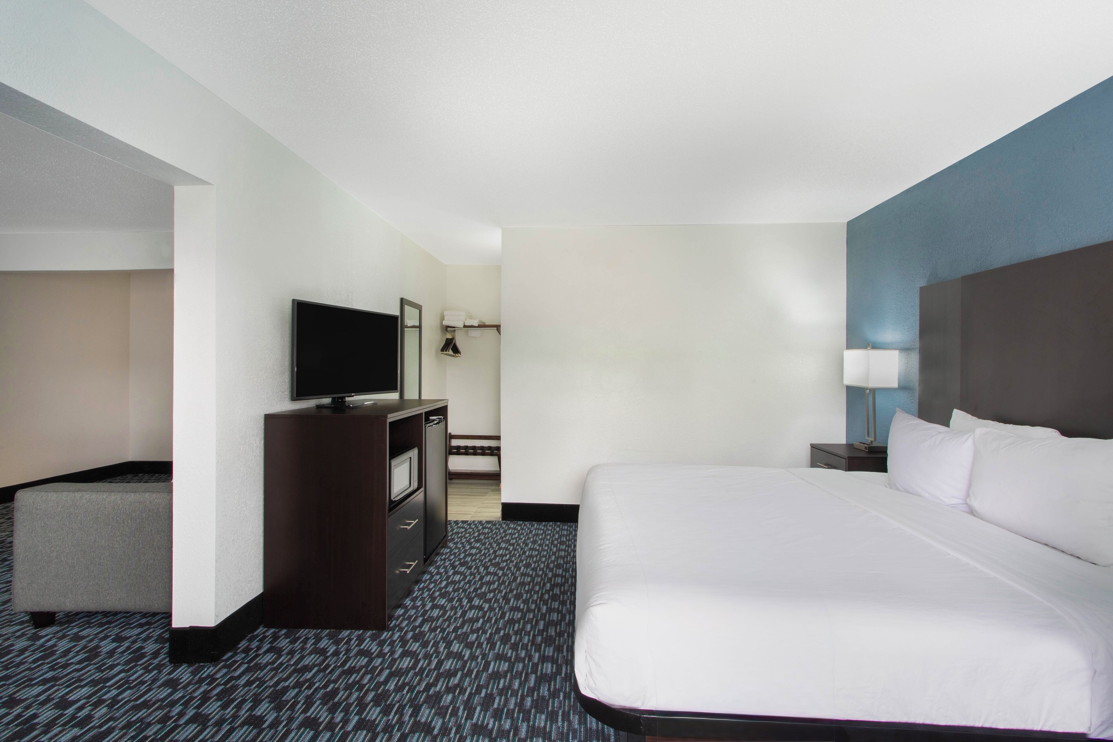 룸, 킹사이즈침대 1개, 장애인 지원 욕조, 금연 | 책상, 노트북 작업 공간, 암막 커튼, 다리미/다리  미판