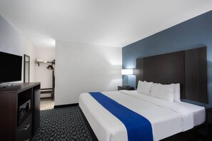 Habitación estándar, 1 cama King size, para no fumadores | Escritorio, espacio para trabajar con laptop y cortinas blackout 