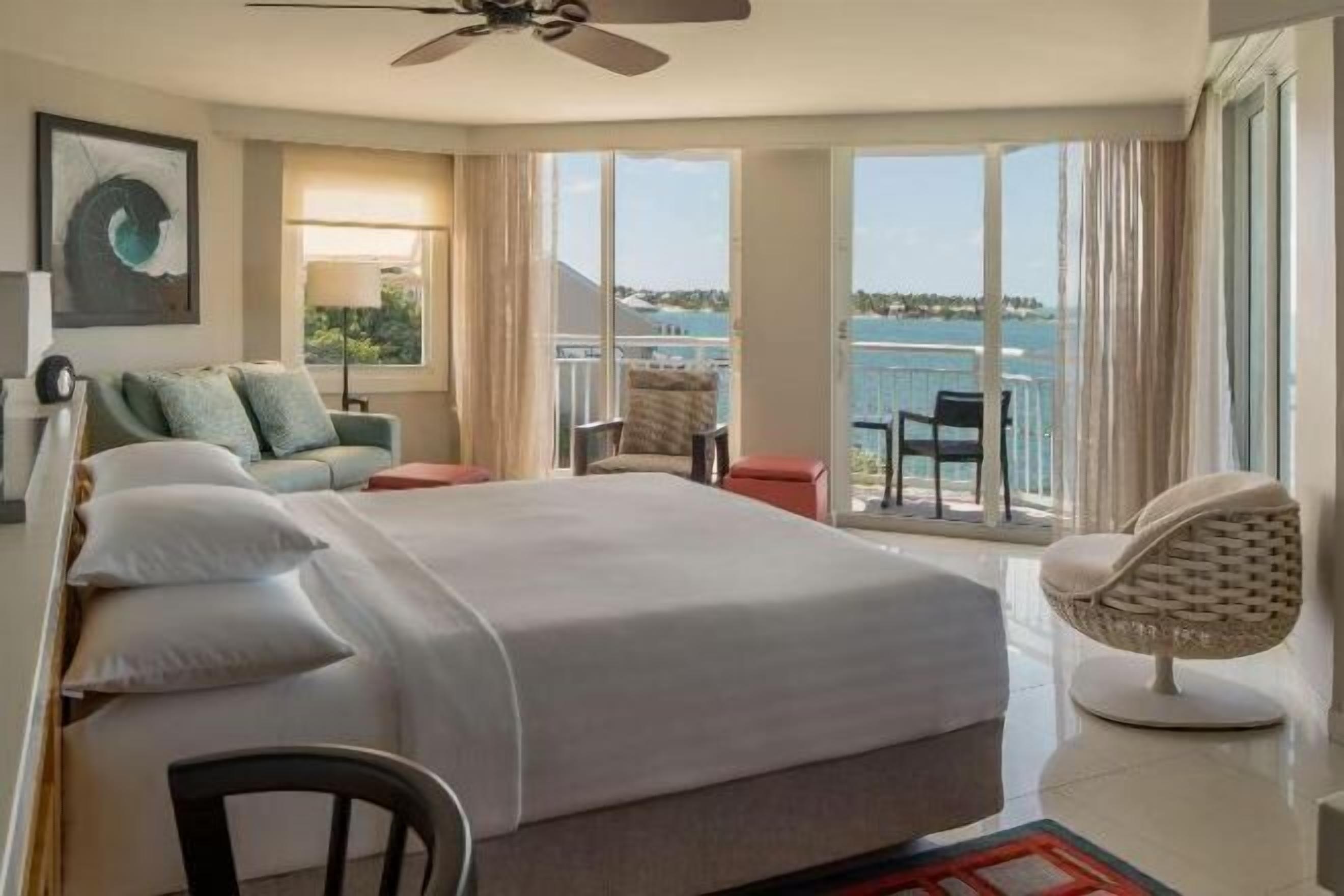 Premium bedding, in-room safe, individually decorated