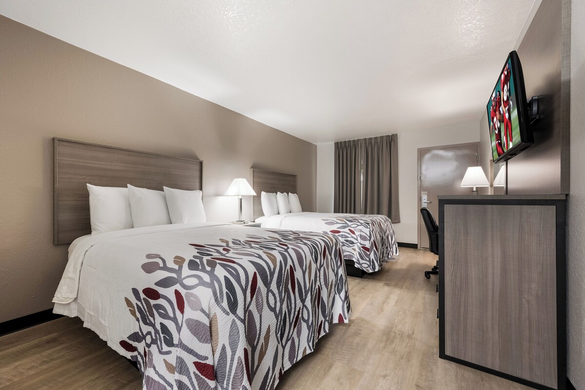 Chambre Deluxe, 2 lits doubles, non-fumeur (Renovated) | Bureau, espace de travail pour ordinateurs portables
