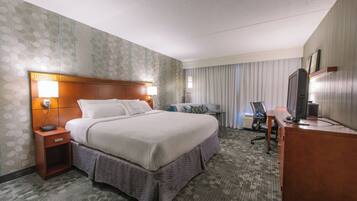 デスク、アイロン / アイロン台、ベビーベッド (無料)、WiFi (無料)