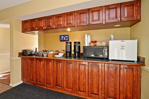 Free daily continental breakfast