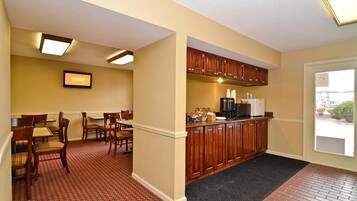 Free daily continental breakfast